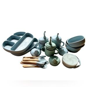 EUC - Ginbear Silicone COMPLETE Feeding Set - Hazy Blue and Sage